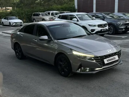 Hyundai Elantra 2022 года за 7 350 000 тг. в Караганда – фото 4