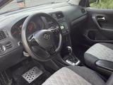 Volkswagen Polo 2015 года за 5 500 000 тг. в Караганда – фото 3