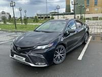 Toyota Camry 2021 года за 12 000 000 тг. в Семей