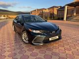 Toyota Camry 2021 года за 13 600 000 тг. в Кокшетау – фото 2