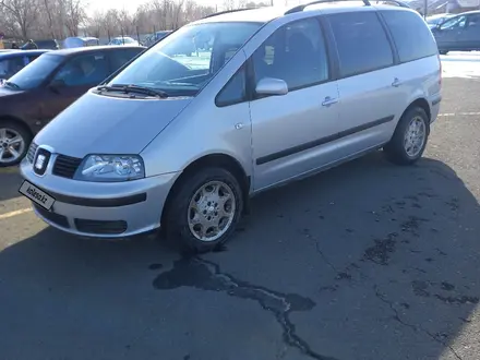 SEAT Alhambra 2002 года за 8 000 000 тг. в Уральск – фото 2