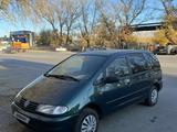 Volkswagen Sharan 1997 годаүшін1 837 700 тг. в Караганда – фото 2