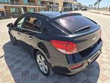 Chevrolet Cruze 2011 года за 3 800 000 тг. в Актау – фото 4