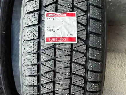 Шины Bridgestone 235/50/r20 DMV3 за 120 000 тг. в Алматы