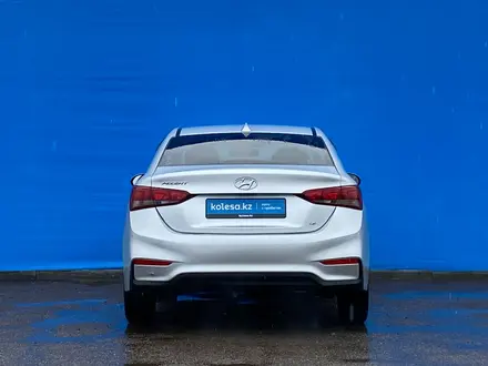 Hyundai Accent 2018 года за 7 960 000 тг. в Алматы – фото 4