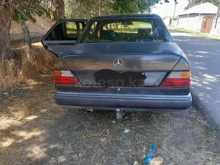 Mercedes-Benz E 230 1992 года за 930 000 тг. в Кулан – фото 7