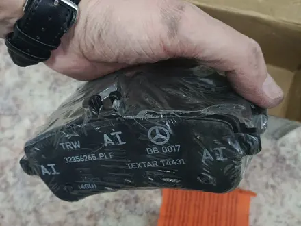 Колодки тормозные мерседес w205 w212 w213 E63 AMG C63 AMG за 170 000 тг. в Астана – фото 7