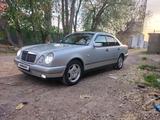 Mercedes-Benz E 220 1998 года за 3 650 000 тг. в Жезказган – фото 5