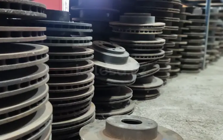 Привозные тормозные диски на subaru ряд моделей за 8 000 тг. в Алматы
