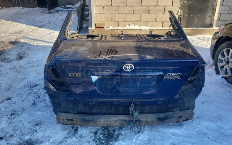 Toyota Camry 35 задняя часть правой левое крыло за 1 000 тг. в Алматы