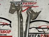 Петля капота левый правый комплект VOLKSWAGEN PASSAT B4 за 10 000 тг. в Астана
