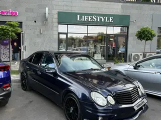 Mercedes-Benz E 320