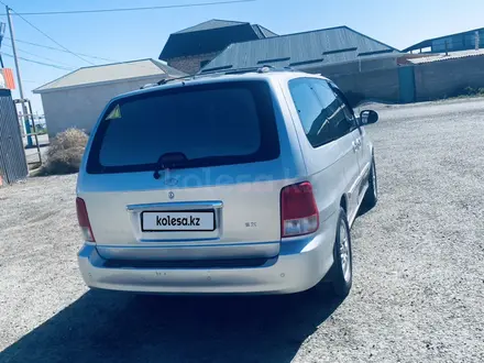 Kia Carnival 2002 года за 4 000 000 тг. в Шиели – фото 3