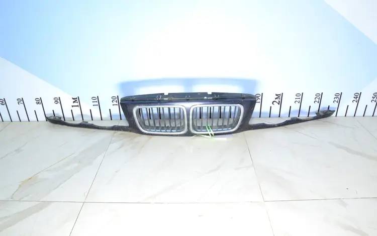 Решетка радиатора BMW E34 5-серия за 40 000 тг. в Тараз