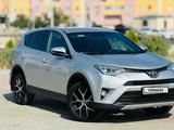 Toyota RAV4 2017 года за 12 000 000 тг. в Актау