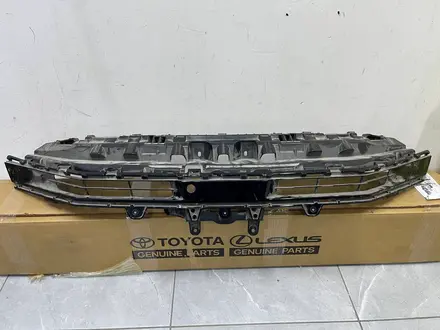 Решетка радиатора (под камеру) Toyota Camry 80 ORIGINAL за 220 000 тг. в Алматы – фото 2