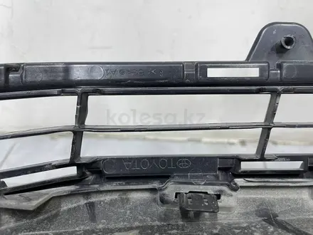 Решетка радиатора (под камеру) Toyota Camry 80 ORIGINAL за 220 000 тг. в Алматы – фото 9