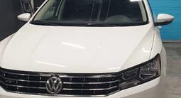 Volkswagen Passat 2018 года за 6 200 000 тг. в Уральск