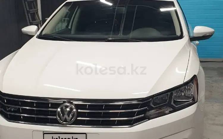 Volkswagen Passat 2018 года за 6 200 000 тг. в Уральск