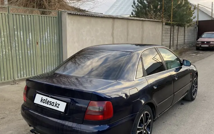 Audi A4 1997 годаfor1 900 000 тг. в Тараз