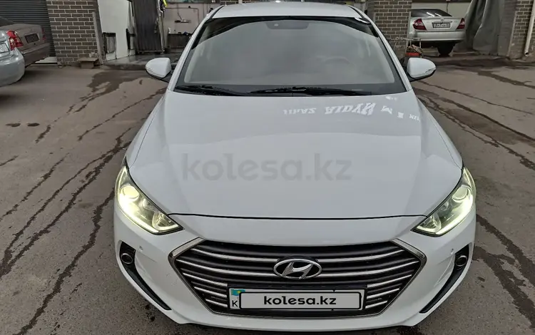 Hyundai Elantra 2019 годаүшін8 200 000 тг. в Алматы