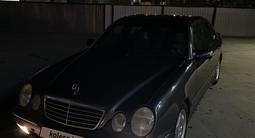 Mercedes-Benz E 320 2001 годаүшін3 600 000 тг. в Актау – фото 4