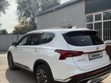 Hyundai Santa Fe 2023 года за 15 200 000 тг. в Алматы – фото 2