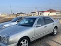 Mercedes-Benz E 280 1997 годаfor3 400 000 тг. в Жетысай – фото 2