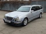 Mercedes-Benz E 220 1999 годаfor3 500 000 тг. в Алматы