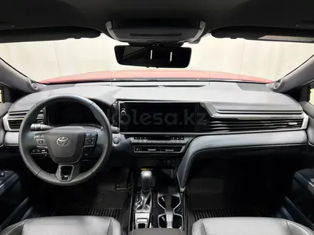Toyota Camry Luxe 2024 года за 19 100 000 тг. в Алматы – фото 8
