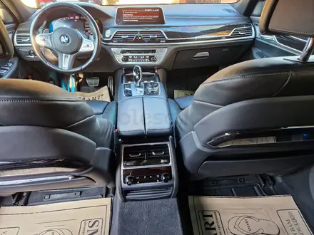 BMW 750 2020 года за 35 900 000 тг. в Алматы – фото 14