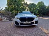BMW 750 2020 года за 33 900 000 тг. в Алматы – фото 2