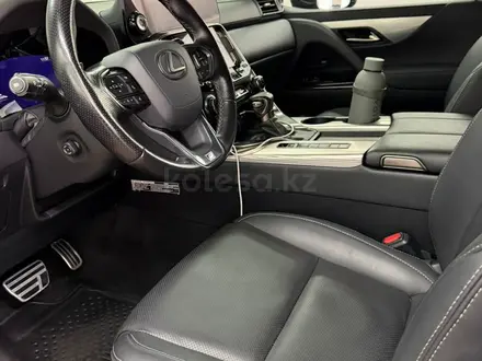 Lexus LX 600 2023 года за 68 000 000 тг. в Алматы – фото 3