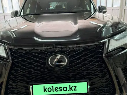 Lexus LX 600 2023 года за 68 000 000 тг. в Алматы – фото 4