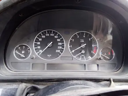 Щиток приборов привозной на BMW E39 за 25 000 тг. в Тараз – фото 3