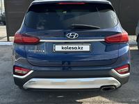 Hyundai Santa Fe 2019 годаfor13 500 000 тг. в Астана