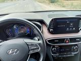 Hyundai Santa Fe 2020 года за 18 700 000 тг. в Курчатов