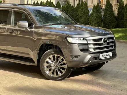 Toyota Land Cruiser 2024 года за 59 000 000 тг. в Алматы – фото 4