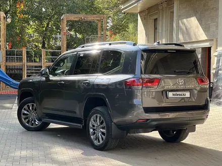 Toyota Land Cruiser 2024 года за 59 000 000 тг. в Алматы – фото 5