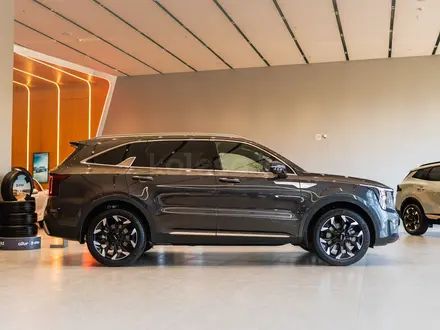 Kia Sorento FIFA World Cup Edition 2026 года за 18 990 000 тг. в Алматы – фото 3