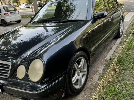 Mercedes-Benz E 240 2000 года за 3 500 000 тг. в Алматы – фото 7