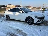 Hyundai Elantra 2024 годаfor9 000 000 тг. в Шымкент – фото 3