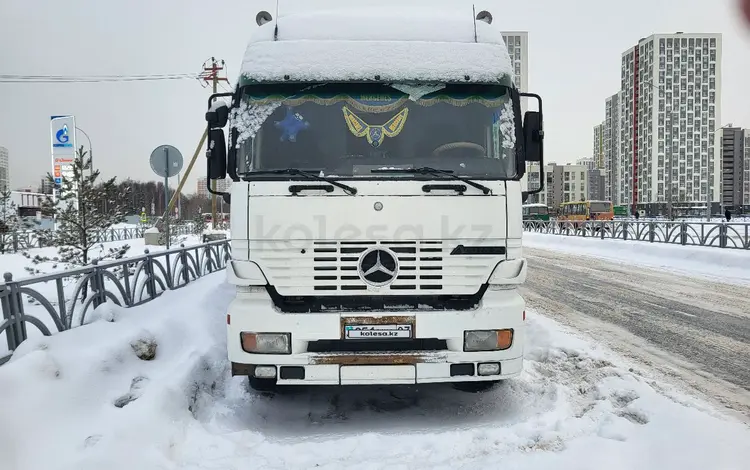 Mercedes-Benz  Актрос 2001 годаүшін10 000 000 тг. в Астана