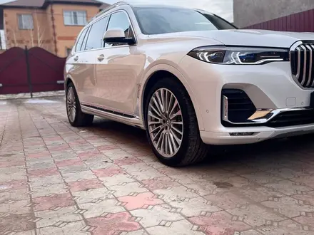 BMW X7 2021 года за 49 900 000 тг. в Караганда – фото 2