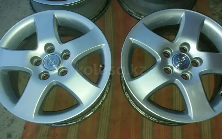 Оригинальные диски Тойота Камри 35 за 160 000 тг. в Актобе