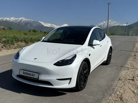 Tesla Model Y 2024 года за 19 500 000 тг. в Алматы
