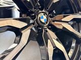 Оригинальные диски R22 на BMW X5, X7 с резиной и без. за 1 200 000 тг. в Алматы