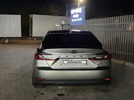 Toyota Camry 2025 года за 21 500 000 тг. в Уральск – фото 2
