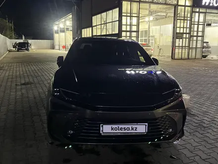 Toyota Camry 2025 года за 21 500 000 тг. в Уральск – фото 3