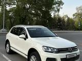 Volkswagen Touareg 2011 года за 12 000 000 тг. в Астана